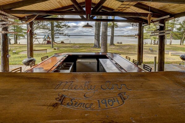 Bar (on property) - INCREDIBLE 8br 4ba Log House, Big St Germain Lake, Outdoor Covered Bar, Beach (St. Germain)