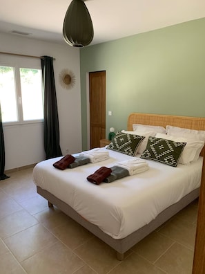 Iron/ironing board, WiFi, bed sheets - SUITE L'Olivier (Villelongue-dels-Monts)