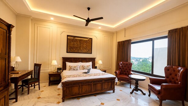Kamar Royal, pemandangan kota