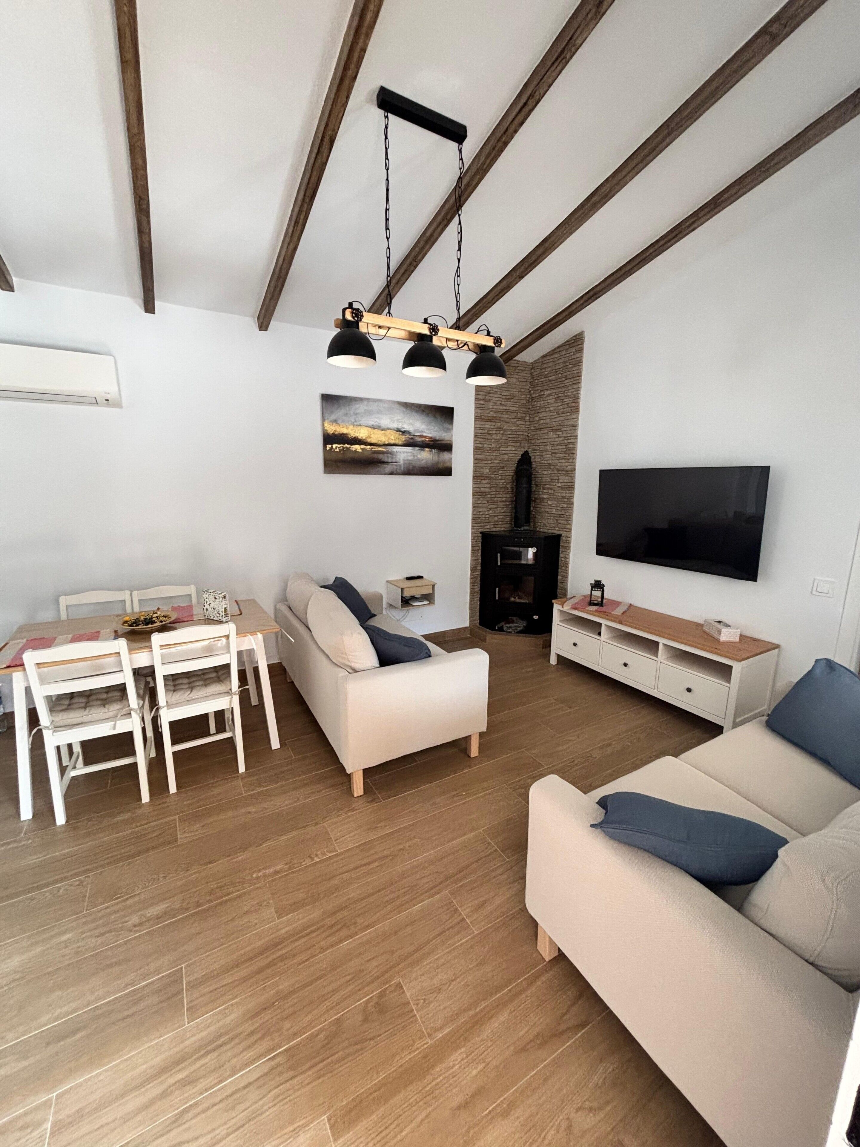 Fernseher, Kamin