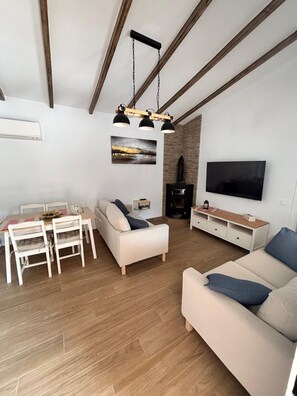 Fernseher, Kamin