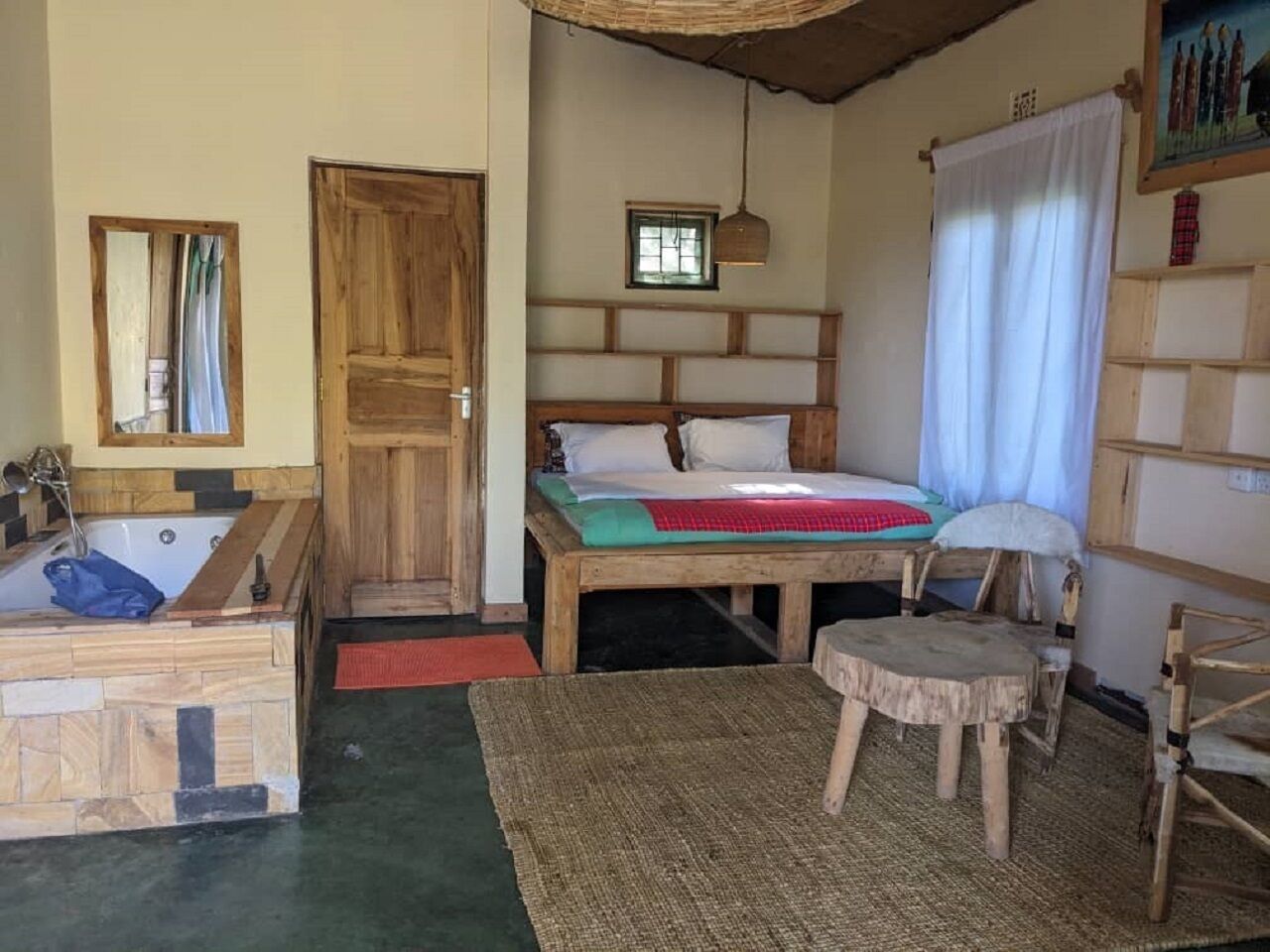 ห้องคลาสสิกซิงเกิล, วิวภูเขา | ตู้นิรภัยในห้องพัก, โต๊ะทำงาน, พื้นที่ทำงานแบบใช้แล็ปท็อป