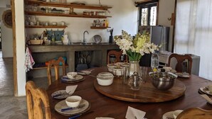 Standard Apartment | Dining - Giraffe Gallery Home-Josmac Tours & Arts (Arusha)