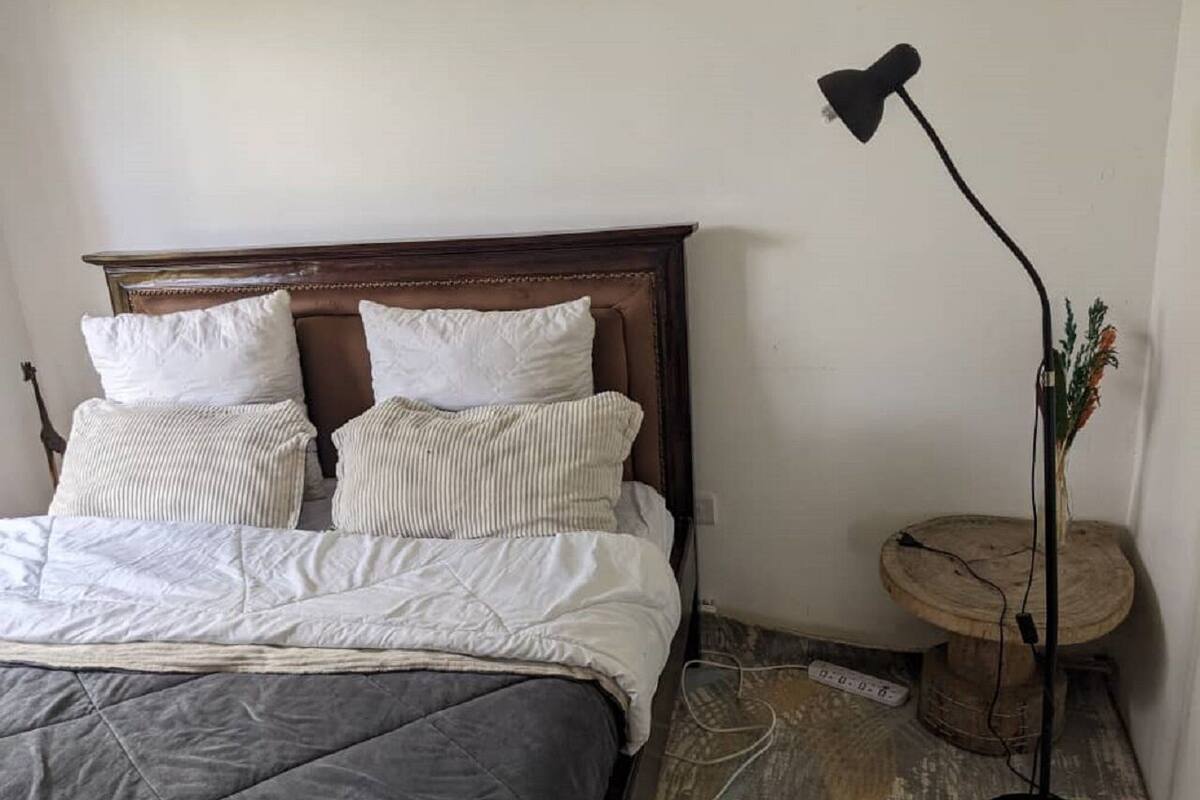 Caja de seguridad en la habitación y escritorio 