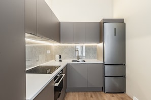 Coffee/tea maker, fridge, microwave, oven - Waou Essence II Tétouan - Short-Term (Madrid)