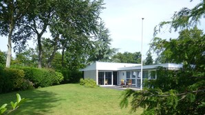 Bungalow | Exterior - Detached Bungalow, Perfect for Water Sports and Nature Enthusiasts (Kamperland)