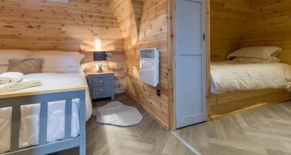 The Lodge at Brambles Farm Sleeps 4 Hot Tub