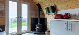 The Lodge at Brambles Farm Sleeps 4 Hot Tub