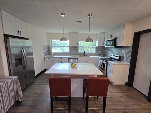 2Bed 2Bath Lake Front Jewel