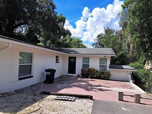 Exterior - 2Bed 2Bath Lake Front Jewel (Lake Mary)