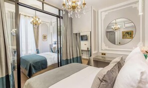 5 Schlafzimmer, Zimmersafe, Schreibtisch, Bügeleisen/Bügelbrett