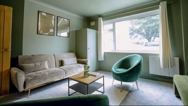 Living area - 2 Bedroom Apartment Sleeps 3 - Garden - Pets (St Ives)