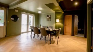 Dining - 2 Bedroom Apartment Sleeps 3 - Garden - Pets (St Ives)