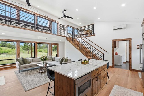 Big Sunsets on Little Deschutes - Modern Riverfront