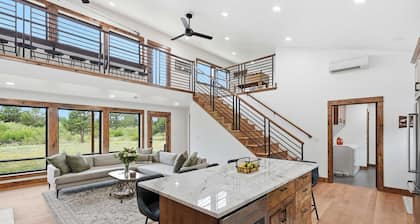Big Sunsets on Little Deschutes - Modern Riverfront