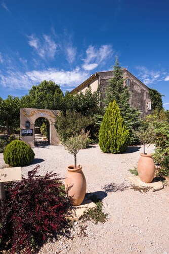 Gîte FRÊNE – Charmant gîte 4-6 pers. avec piscine, au cœur du vignoble provençal