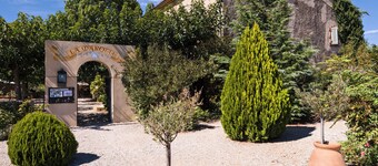 FRÊNE Vacation Rental – Charming vacation rental for 4–6 people with a pool, in the heart of the Provençal vineyards