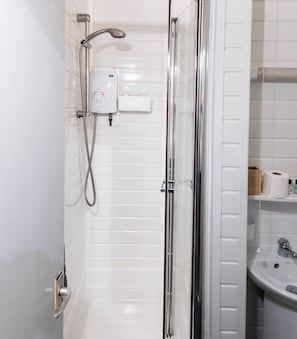 Dusche, Handtücher, Toilettenpapier