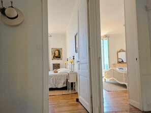 3 室のベッドルーム、アイロン / アイロン台、WiFi (無料)、ベッドシーツ