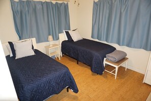 4 bedrooms, free WiFi, bed sheets