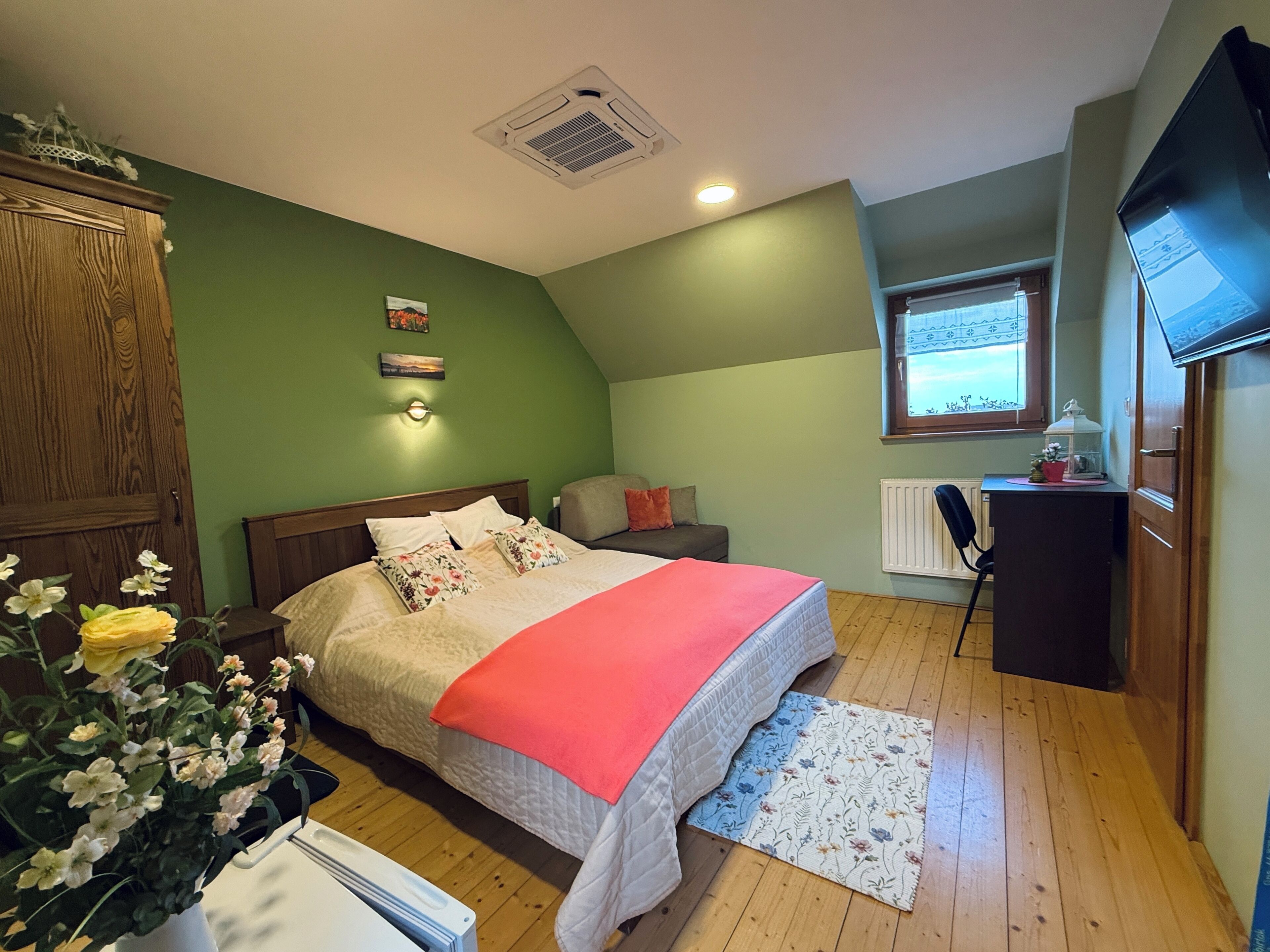 Triple Room, Courtyard View