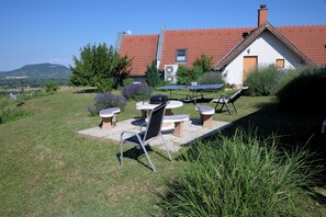 Outdoor dining - Balatoni Krokodil Vendégház (Nemesvita)