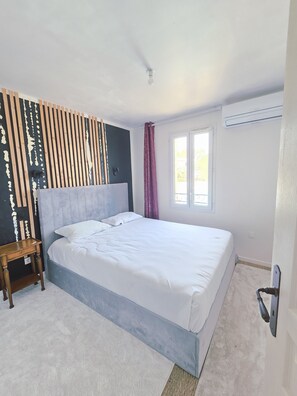 Wi-Fi de cortesia, roupa de cama