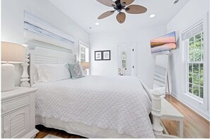 Room - Perfect 2-bedroom house with Golf Cart in charming Pawleys Island (Pawleys Island)
