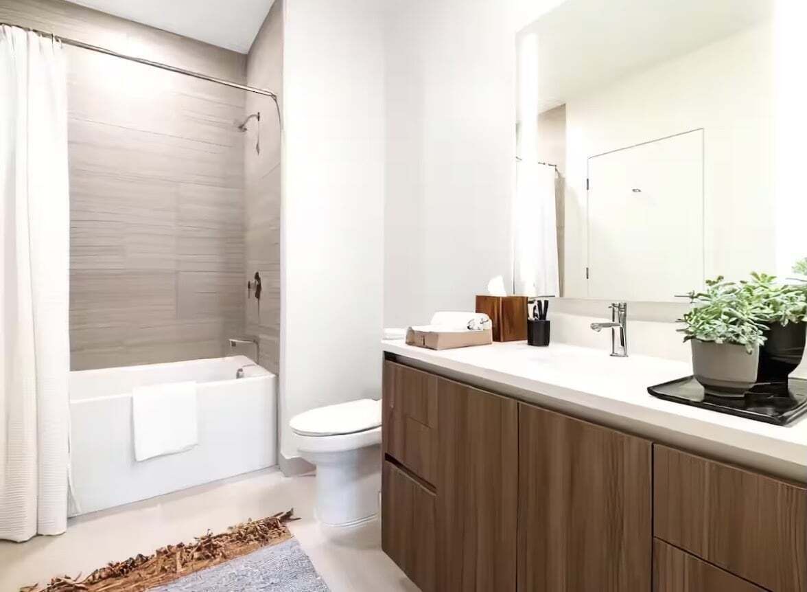 Shower, towels