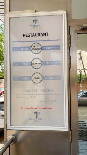 Exterior - LE GRAND HOTEL DE THIES (Thies)
