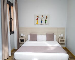 Double Room | In-room safe, desk, laptop workspace, soundproofing - LE GRAND HOTEL DE THIES (Thies)