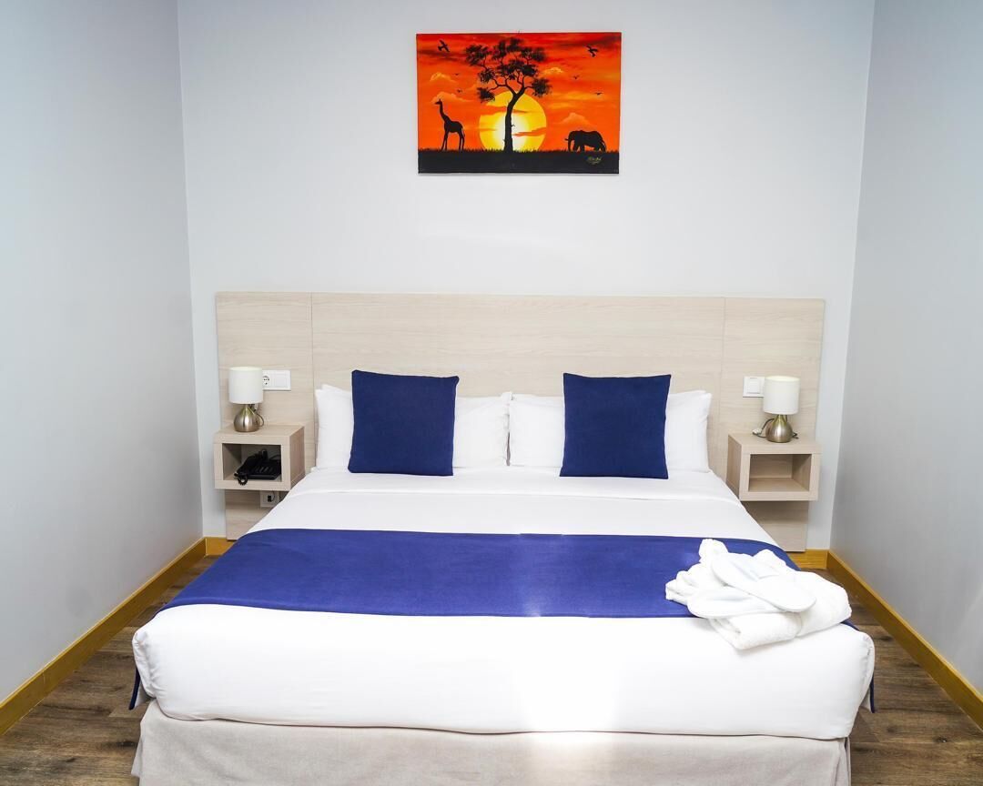 In-room safe, desk, laptop workspace, soundproofing