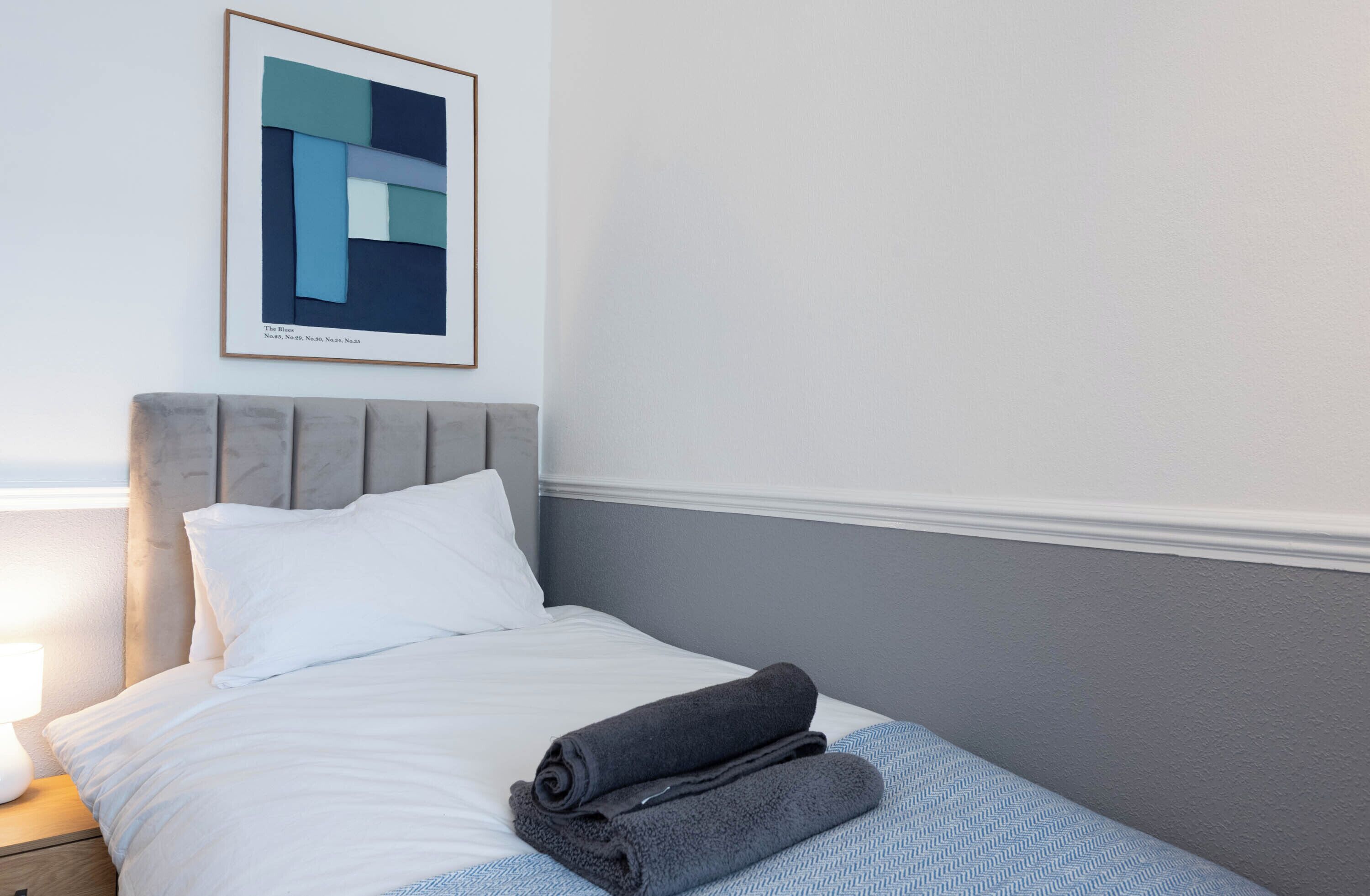 1 bedroom, bed sheets