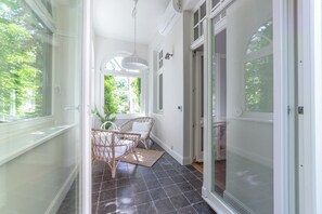 Superior-Apartment, Terrasse, Gartenblick | Innenbereich