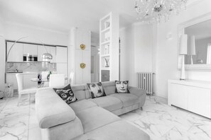 Living area - Vrbo Property (Milano)