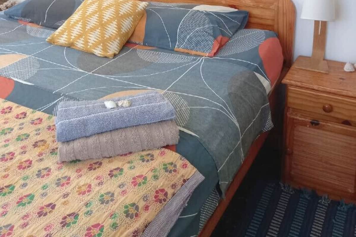 Quarto casal conforto | Espaço de trabalho para notebook, Wi-Fi de cortesia