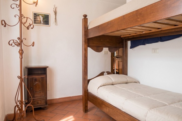 Bunk bed