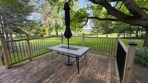 Outdoor dining - Hidden Garden Stay | A Peaceful Getaway in Lucknow (Huron-Kinloss)