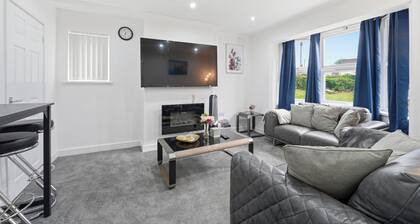 Nottingham Home 4 Bedrooms Sleeps 7 City Hospital