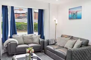 Fireplace - Nottingham Home 4 Bedrooms Sleeps 7 City Hospital (Nottingham)