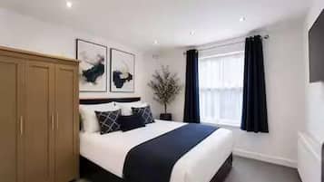 4 bedrooms, iron/ironing board, free WiFi, bed sheets