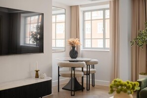 Apartment, 1 Schlafzimmer, Stadtblick | Speisen