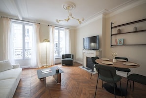 TV - 2D. Apartment for 4 People, 2 Bedrooms, Paris 15th Arrondissement, Near Shops, AC (Paris)