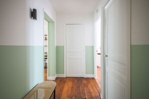 Interior - 2D. Apartment for 4 People, 2 Bedrooms, Paris 15th Arrondissement, Near Shops, AC (Paris)
