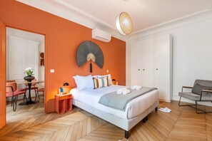 Bügeleisen/Bügelbrett, Reisekinderbett, WLAN, Bettwäsche