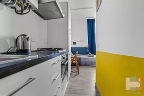 Private kitchen - Vrbo Property (Milano)