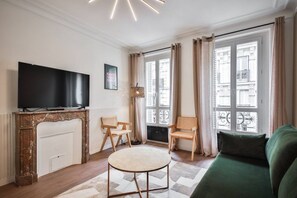 TV - 3G. Apartment for 4 People - 2 Bedrooms - Business - Paris 15 - AC (Paris)