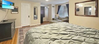 Brownfield BlueBird House - 7 bed, hot tub