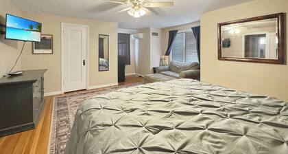 Brownfield BlueBird House - 7 bed, hot tub
