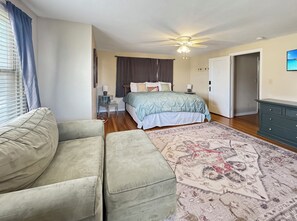 6 bedrooms, desk, travel cot, free WiFi